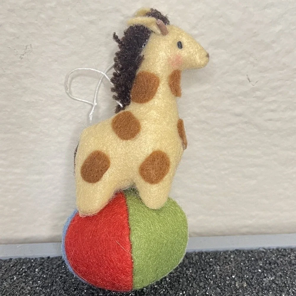 Heart Felts Ornament Midwest Of Cannon Falls Giraffe Circus Carnival Ball‎